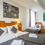 Ξενοδοχείο Lh Medinek Old Town 3*