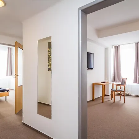 Lh Hotel Medinek Old Town Hotel