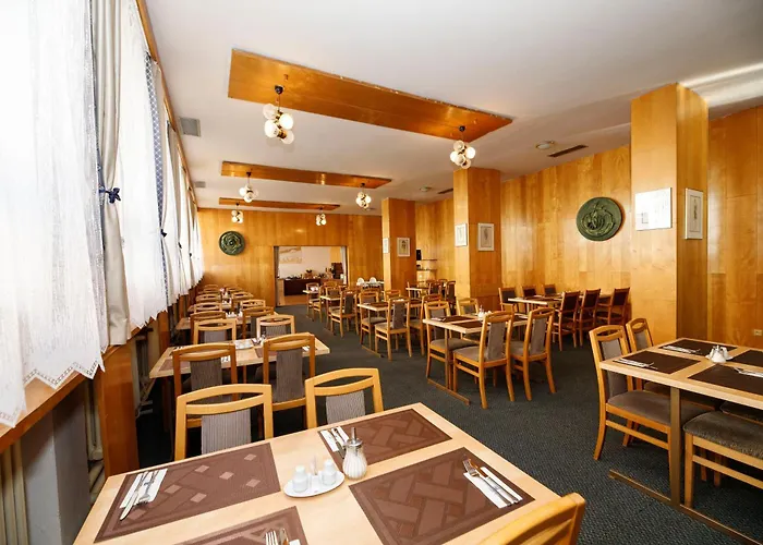 酒店 Lh Medinek Old Town 3*